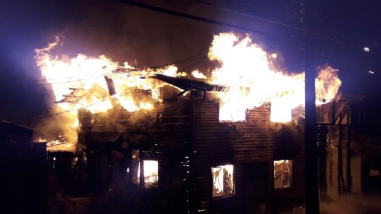 Incendio deja viviendas destruidas en Malalhue