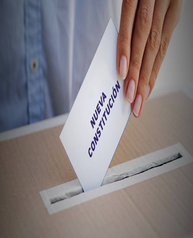 Estudiantes secundarios exigen votar en Consulta Ciudadana.