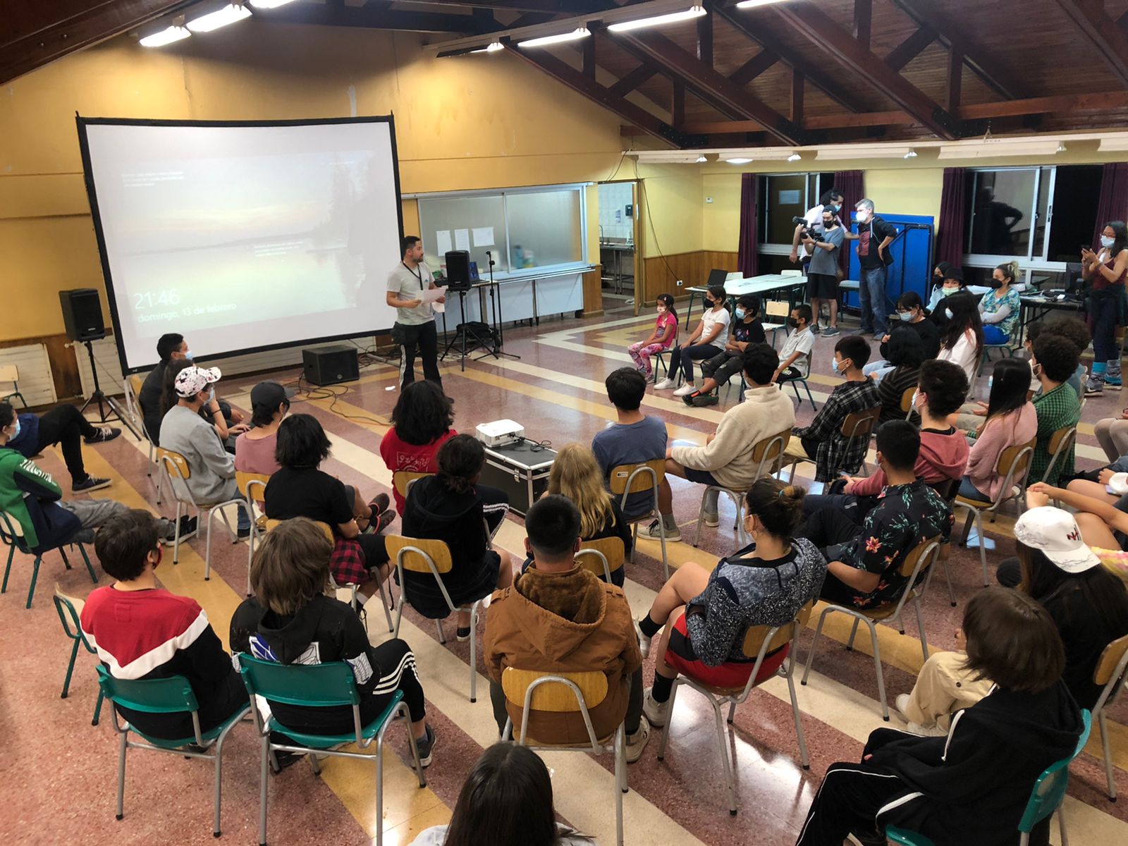 50 niñas niños y jóvenes de todo el país son parte de la 8va versión del campamento Pichikeche cine + ciencia