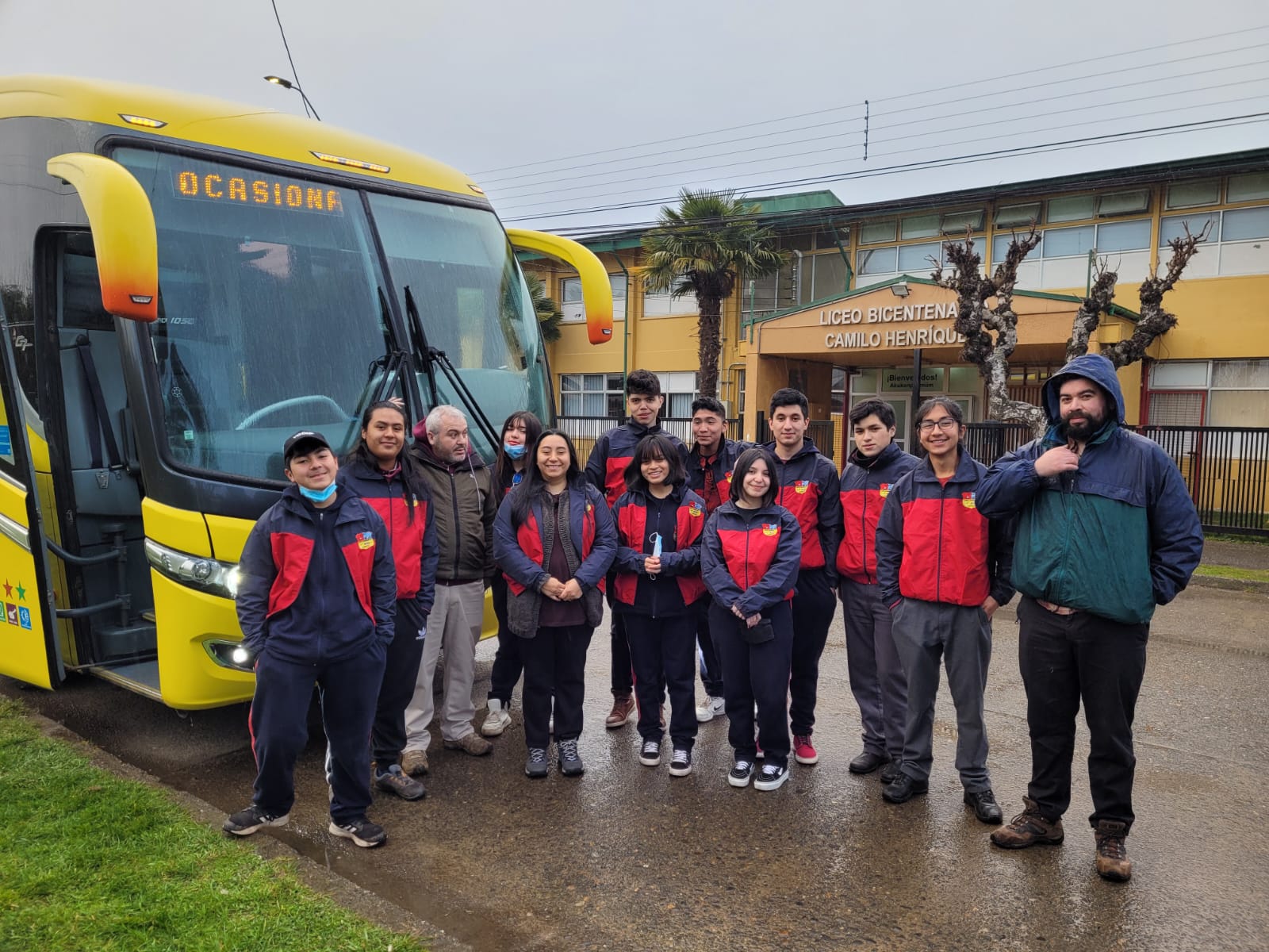 Participación de un ensamble de la Orquesta latinoamericana del liceo Bicentenario Camilo Henríquez González en el XIII Encuentro Juvenil de las Artes
