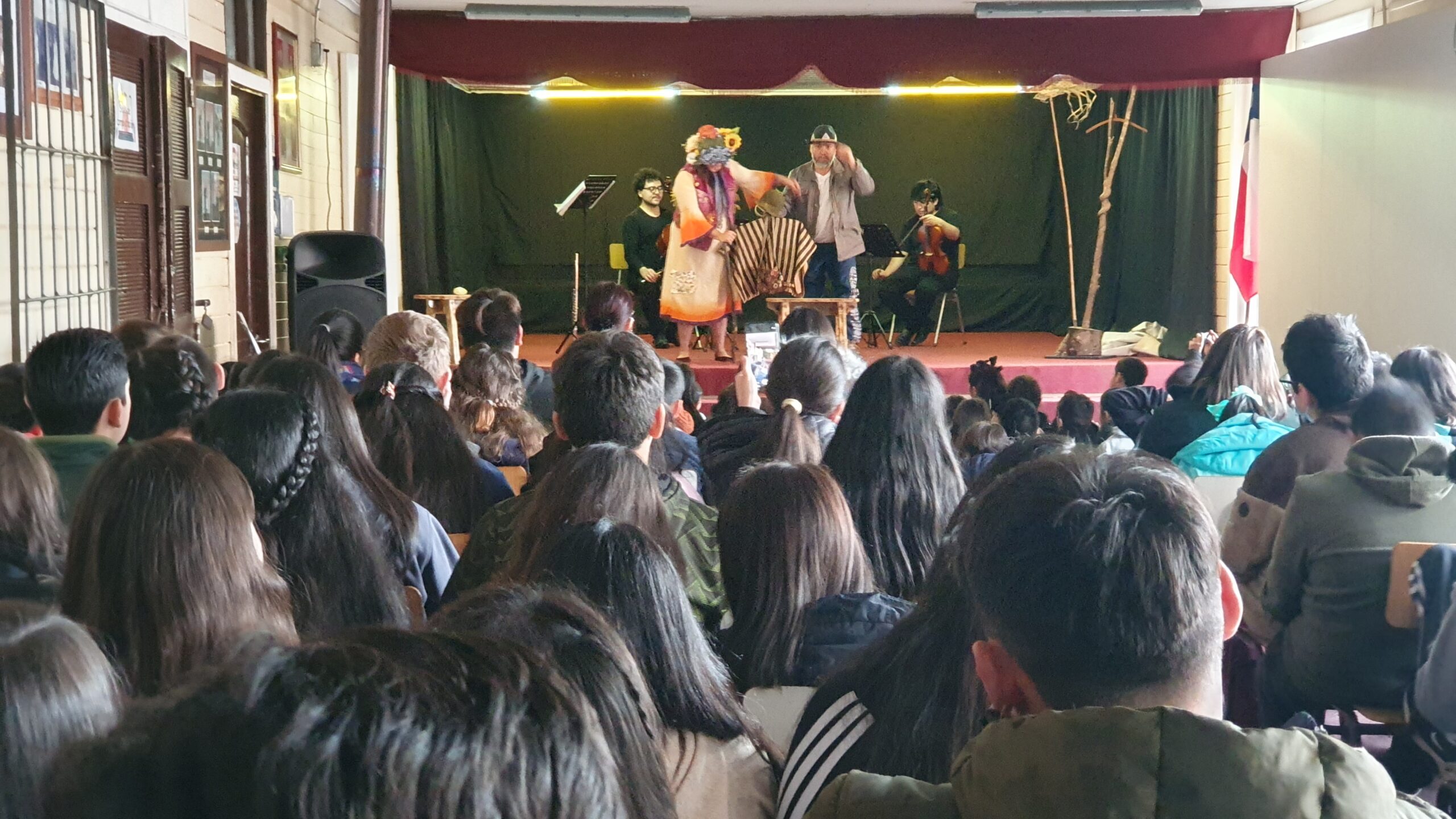 Con obra “Mama Choclo” en escuela rural de Folilco se dio el vamos a una nueva versión de la Gira 12×12 
