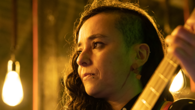 Caro Salinas lanza su tercer single llamado "La Hermosura del Caos"