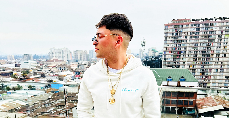 El artista urbano Mac Fly estrena su primer single y videoclip: “Mi Polerón Favorito”