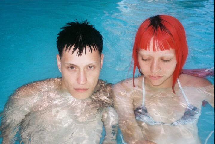 Akriila: una de las artistas con una de las carreras más prometedoras de la escena, presenta su nuevo single “arreglo floral” junto a Kidd Voodoo