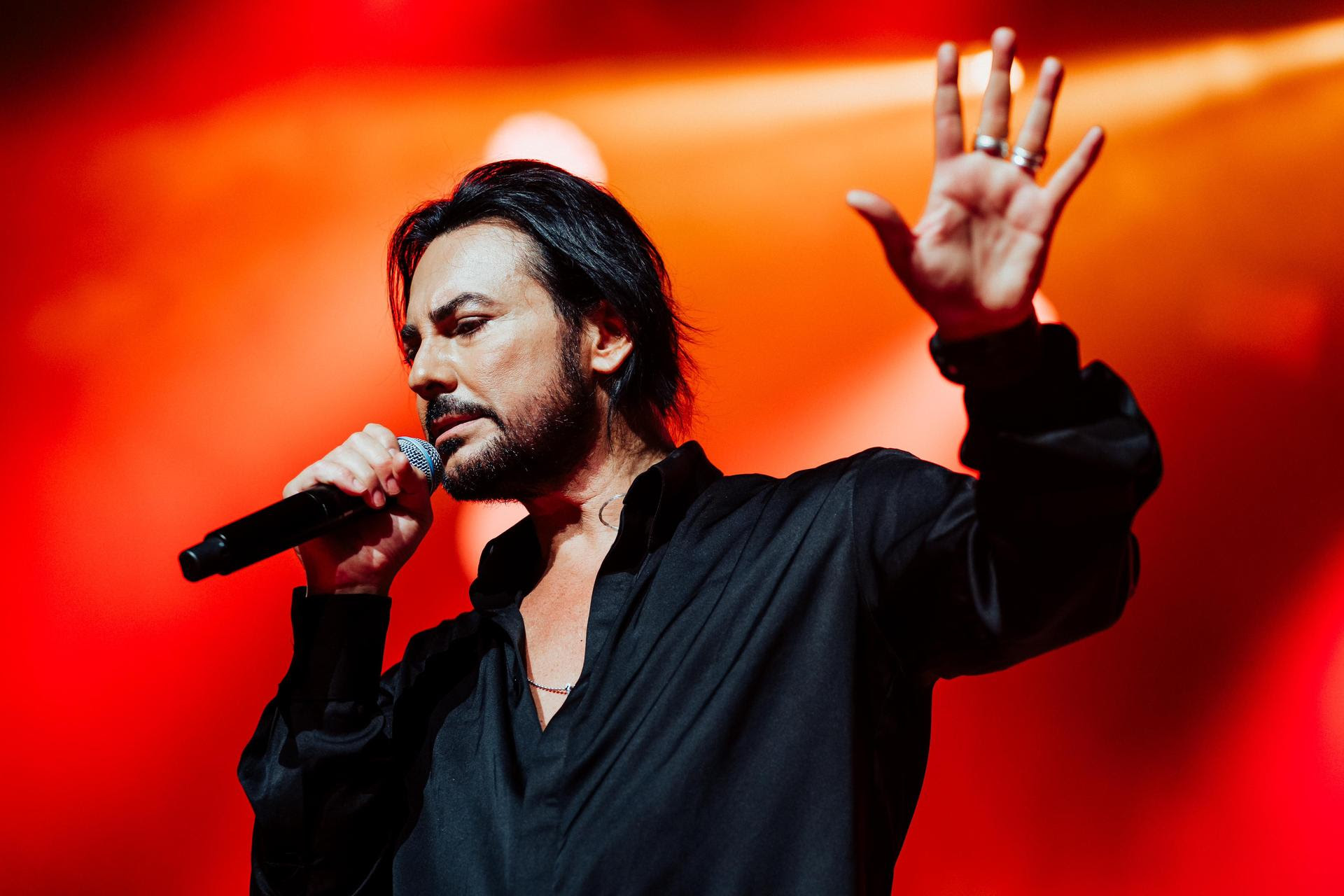 Beto Cuevas Acústico