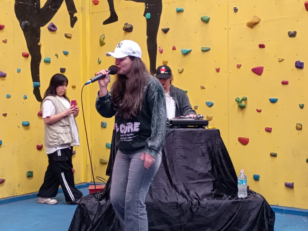 Puntos de Cultura Comunitaria: El rap femenino conquista los espacios educativos en la comuna de Lanco