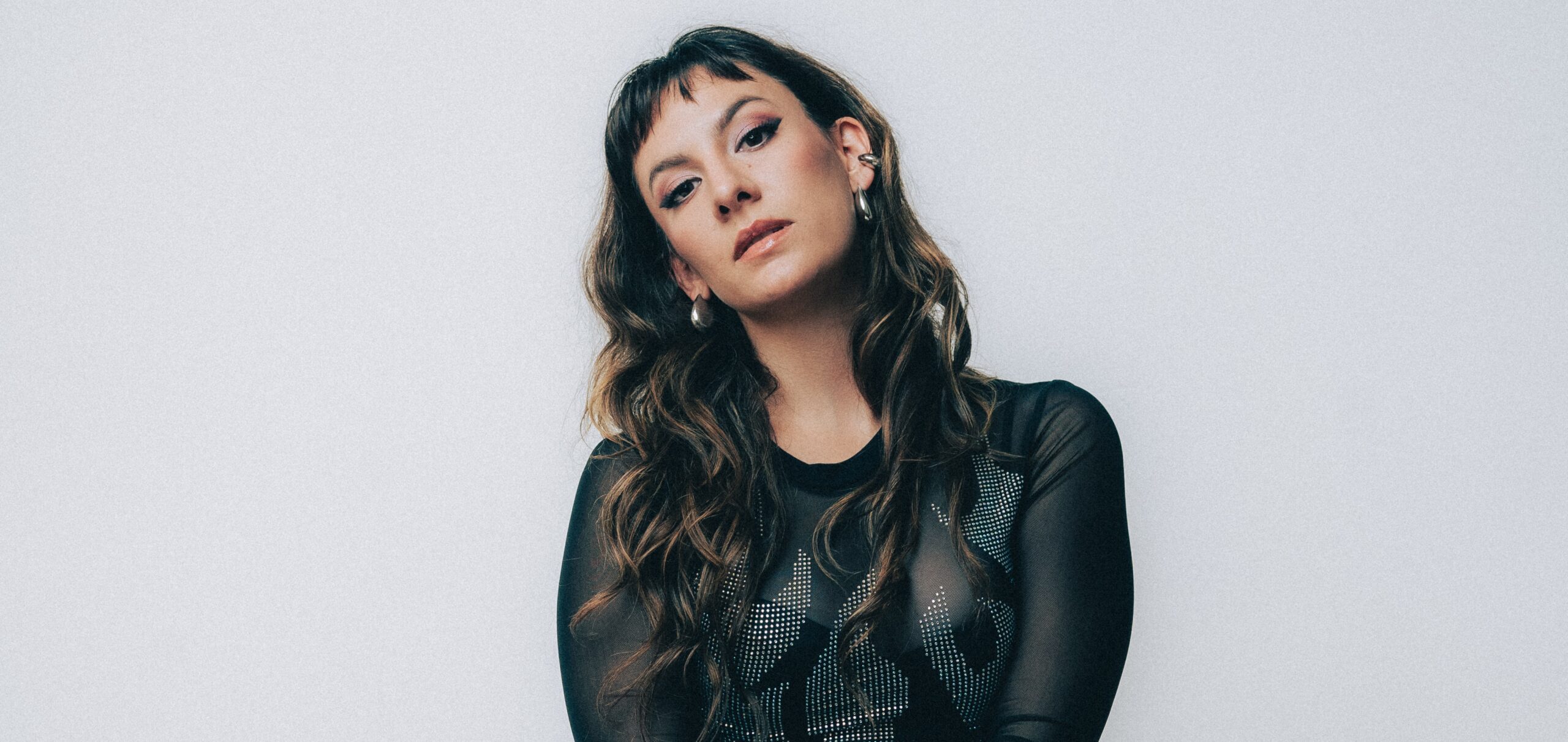 La destacada instrumentista chilena “Moon C” estrena el single y videoclip “Ilusiones Mil” 