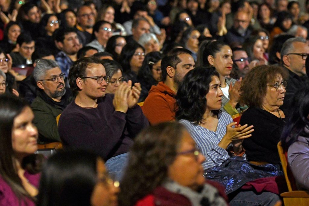 Valdivia: Celebración día nacional del Teatro en El Teatro Regional Cervantes