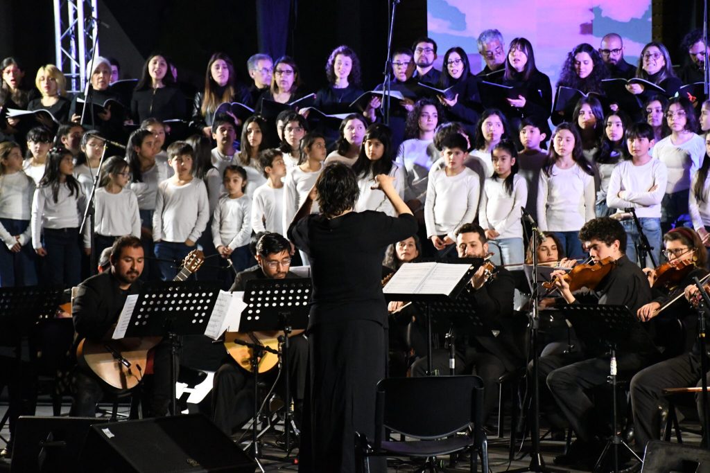 Coros de Los Ríos se presentarán en doble función en el Teatro Regional Cervantes