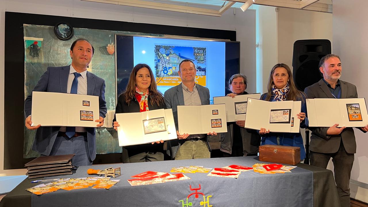 Nuevo sello postal conmemora los 85 años del Museo Regional de La Araucanía y el patrimonio cultural del sur de Chile